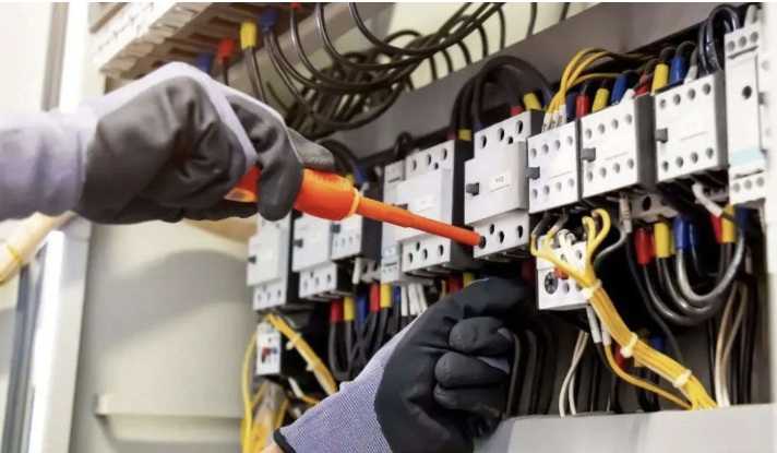 Instalaciones eléctricas industriales y reparación